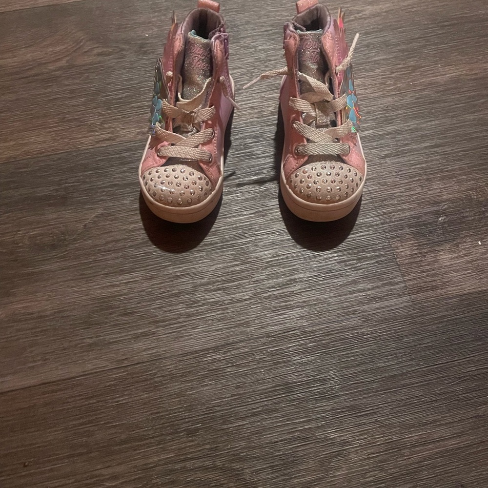 Shimmery Pink High-Top Sneakers with Lace-Up Design